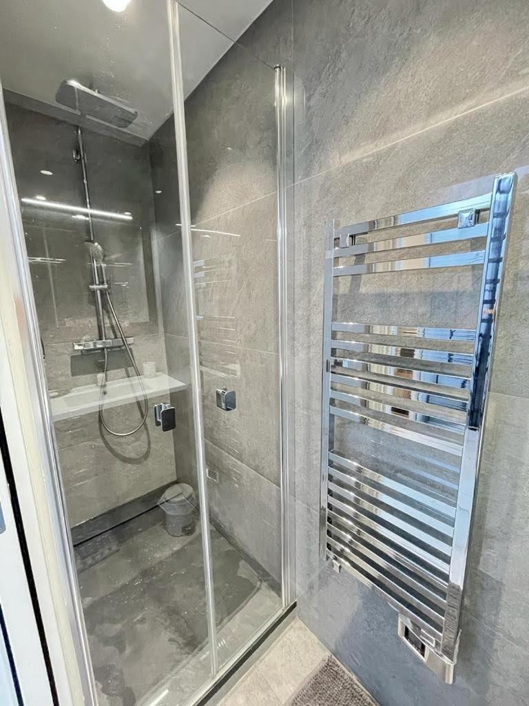 Beach Front, Superbe Appartement Pour 4 Personnes Nice Exterior photo