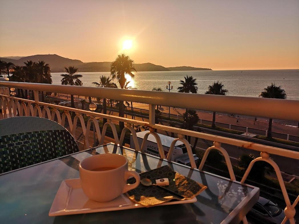 Beach Front, Superbe Appartement Pour 4 Personnes Nice Exterior photo