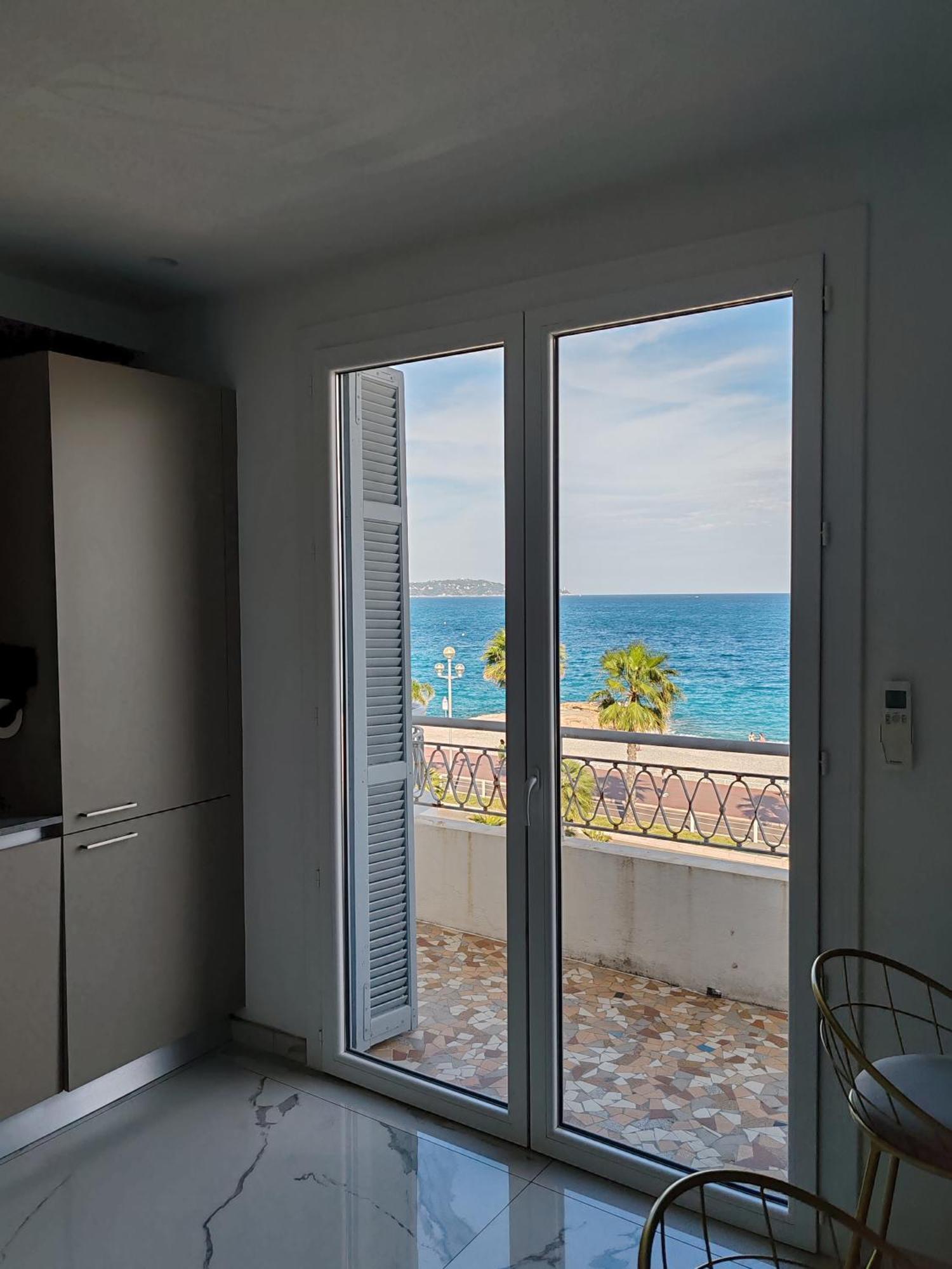 Beach Front, Superbe Appartement Pour 4 Personnes Nice Exterior photo