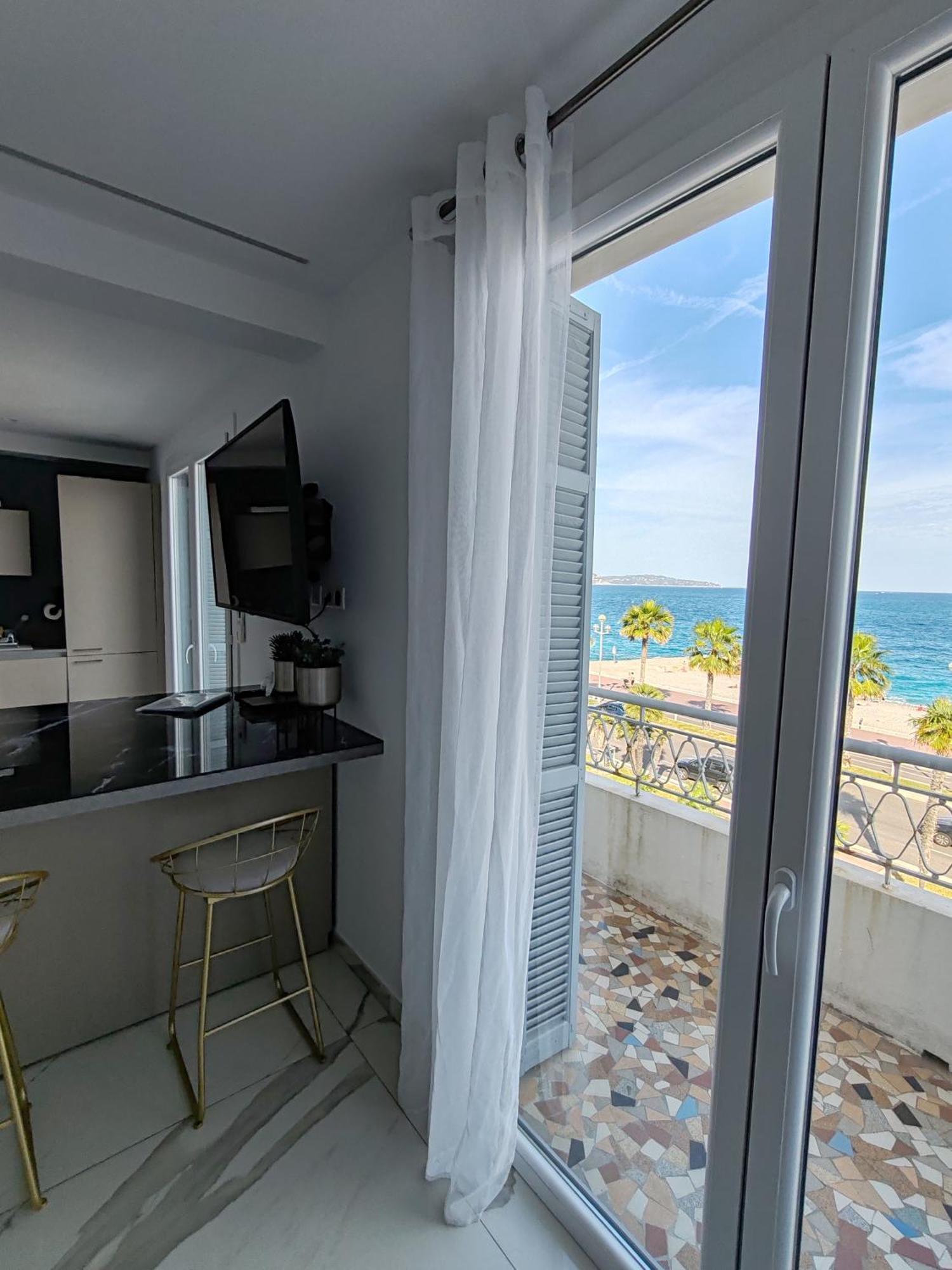 Beach Front, Superbe Appartement Pour 4 Personnes Nice Exterior photo